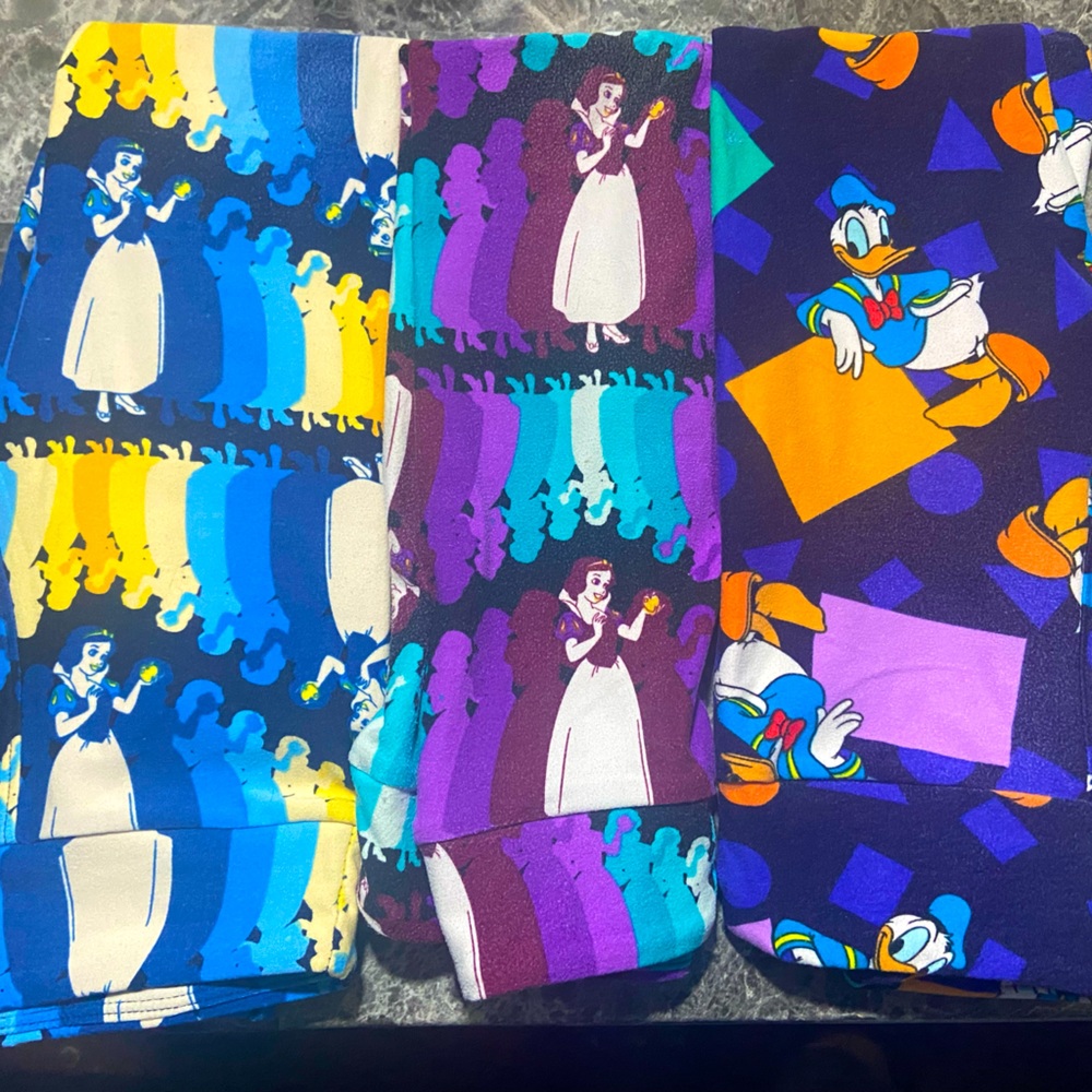 Lot of size S/M Disney Lularoe leggings. Snow White, Donald Duck. Used